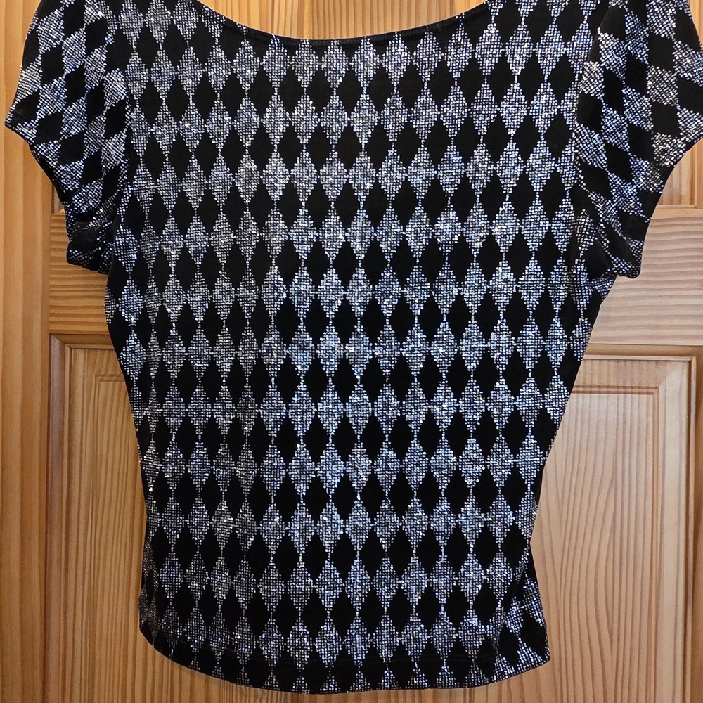 Elegant Black and Silver Diamond Pattern Cjeckered Comfortable Dressy Top